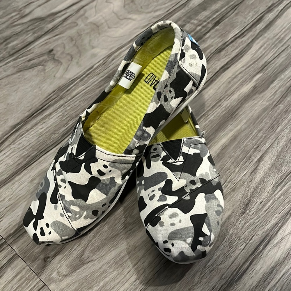Tom’s Panda Print Alpargata Shoes